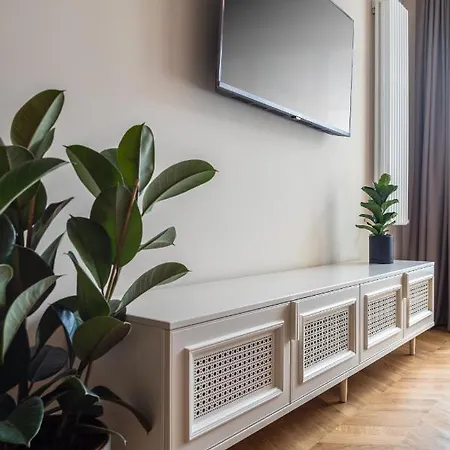 On The Square Hotel Lviv