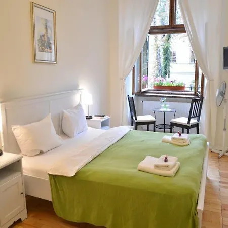 On The Square Hotel 4*