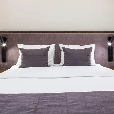 Hotell On The Square 4*