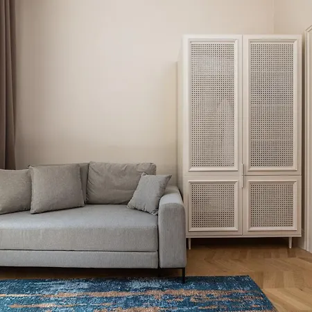 On The Square Hotel 4*