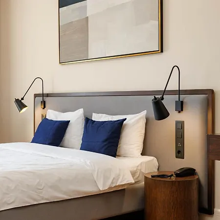 On The Square Hotel 4*