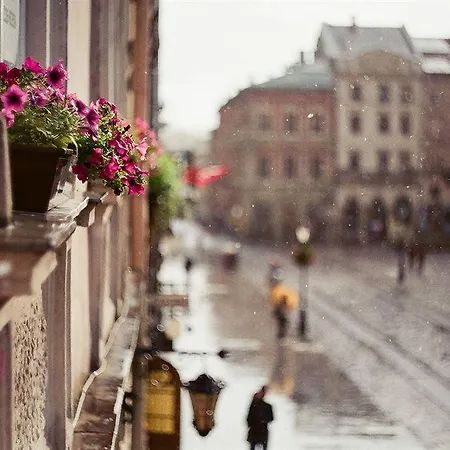 On The Square Hotel 4*