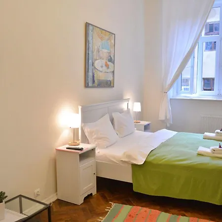 Szálloda On The Square 4*