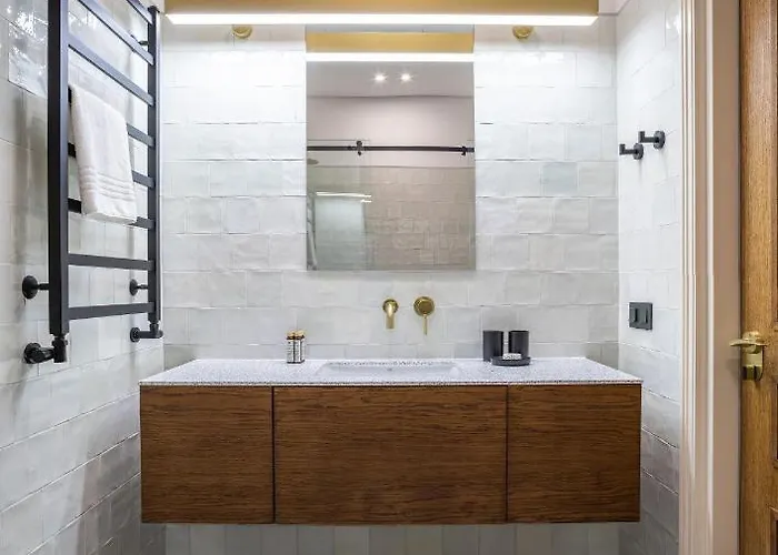 On The Square Hotel 4*