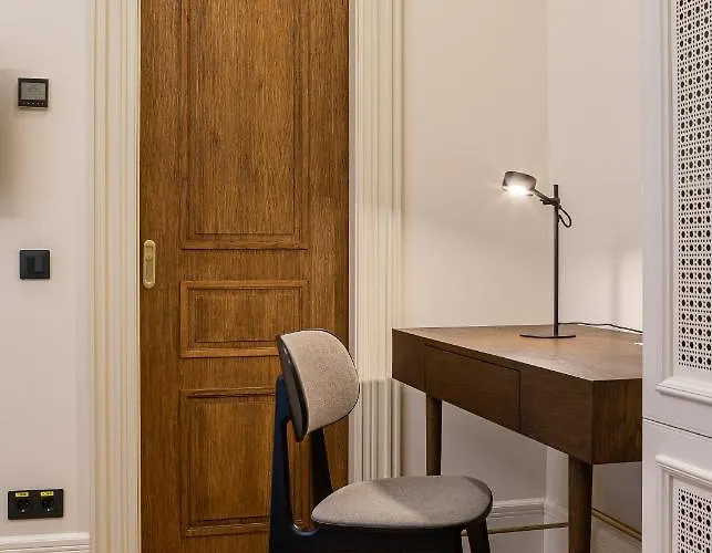 On The Square Hotel 4*