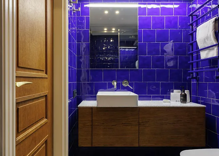 Hotel On The Square 4*