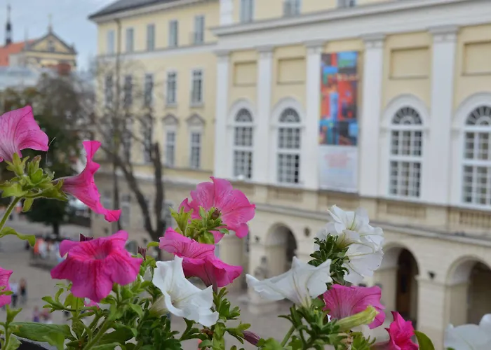 On The Square Hotel Lviv