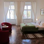 On The Square Hotel 4*