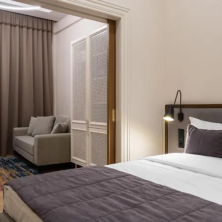 On The Square Hotel Lviv