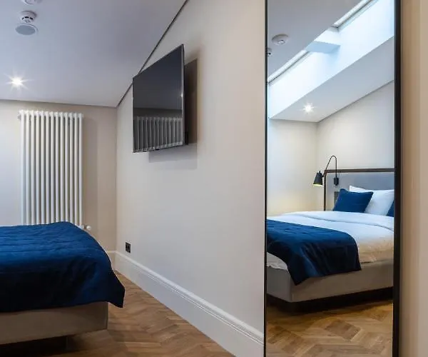 酒店 On The Square 利沃夫