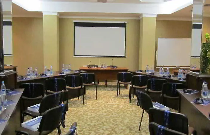 Ξενοδοχείο On The Square 4*