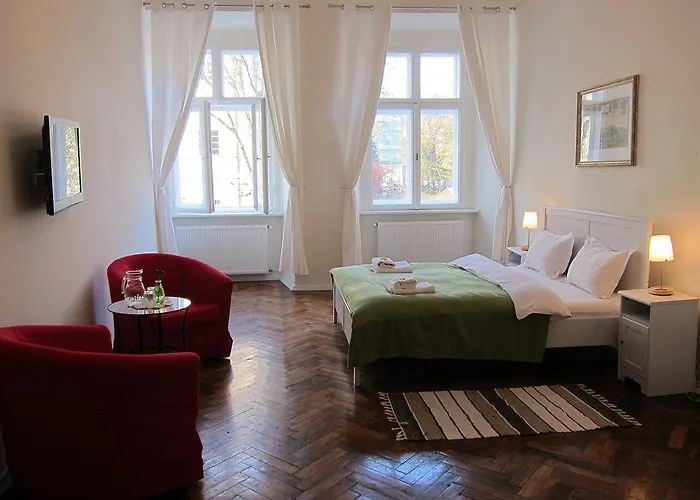 On The Square Hotel 4*