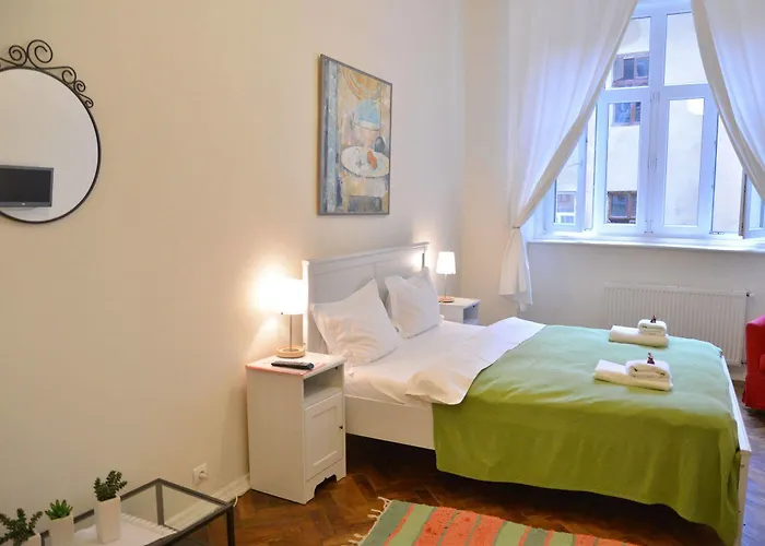 Hotel On The Square 4*